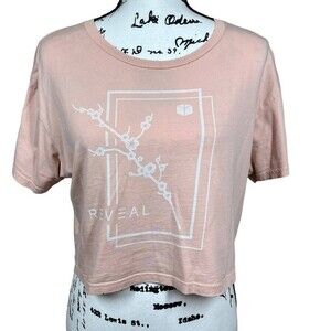 Reveal peach color  top women graphic  crop top short sleeve size M